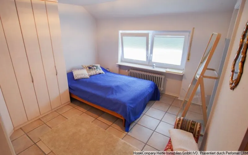 Schlafzimmer (1OG)