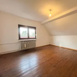 Geräumige Einliegerwohnung mit Dachboden und Kellerabteil