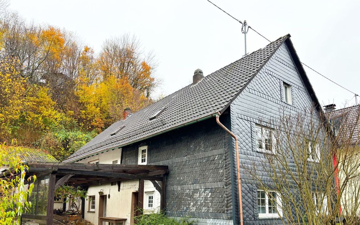 Großzügiges Fachwerkhaus in familienfreundlicher Lage zwischen Wissen und Gebhardshain!