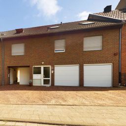 Geschichte trifft Moderne (1750 & 1998): Zweifamilien-Ensemble in Aldenhoven mit Solar & XL-Garten