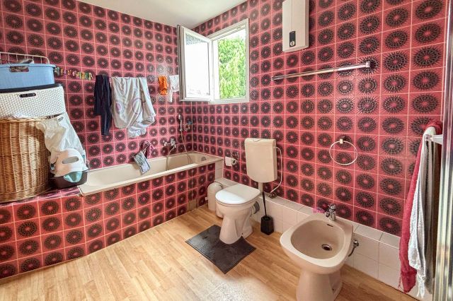 Bad Wohnung 2. OG