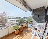 mit großer Terrasse