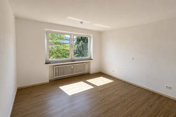 MODERNE 3-ZIMMER WOHNUNG MIT BALKON  IN GEPFLEGTER KREFELDER WOHNLAGE ZU MIETEN!!