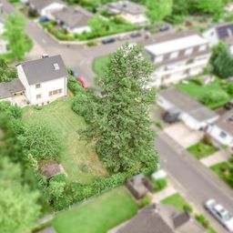 Einfamilienhaus mit Garten und angrenzendem Baugrundstück in Bonn-Niederholtorf