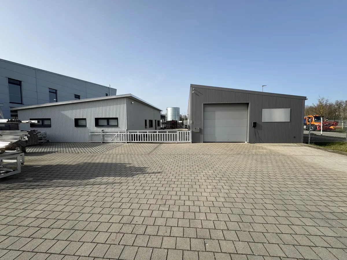 Frontansicht Haus+Halle 