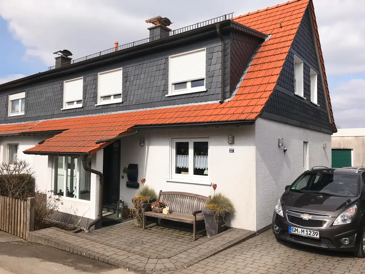 Eingansgseite mit Stellplatz