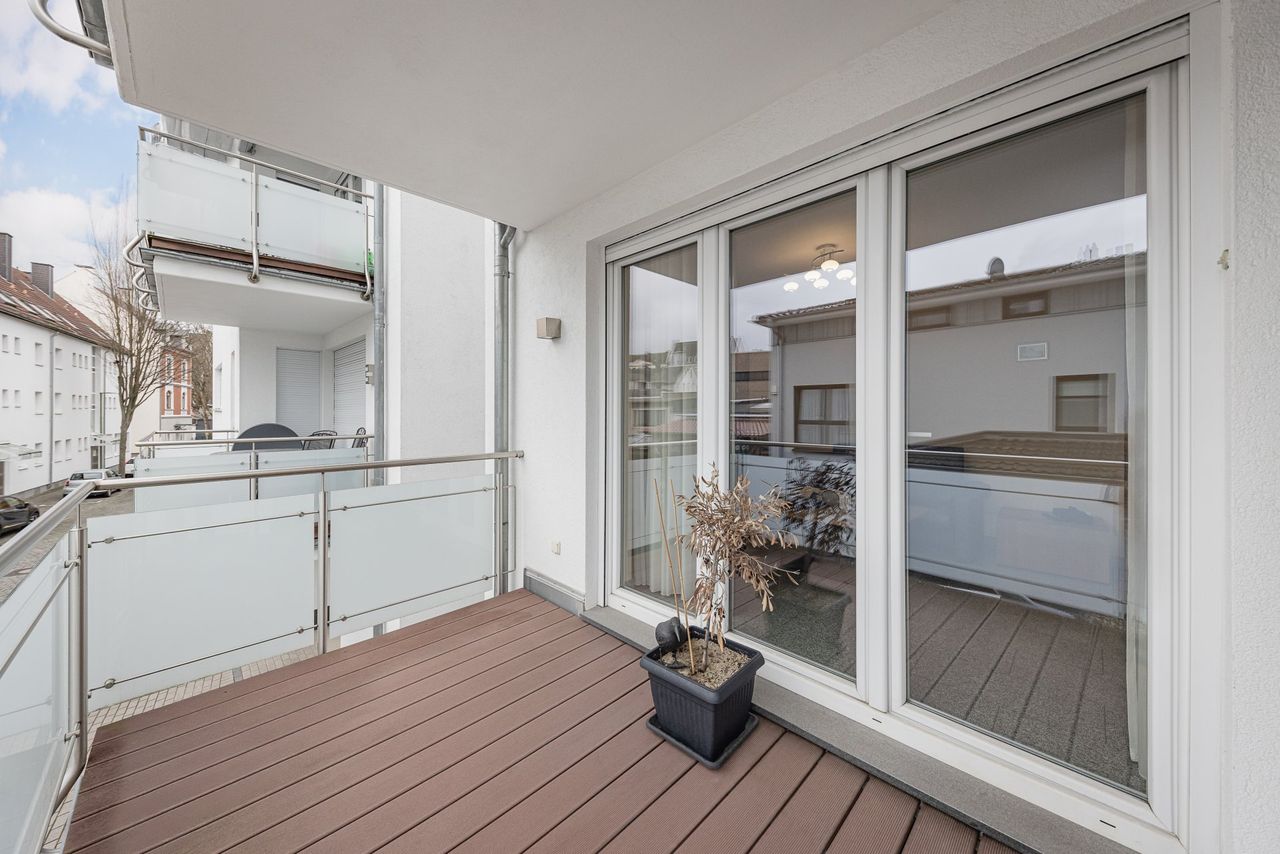 großzüger Balkon 
