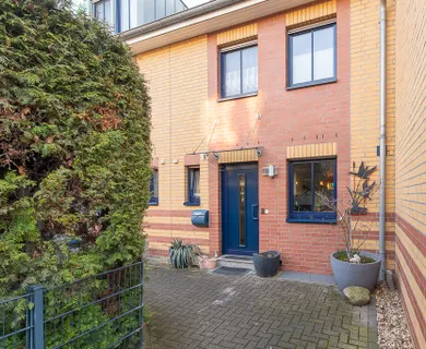 Außen klein, innen groß!
Reihenhaus in Leverkusen-Rheindorf