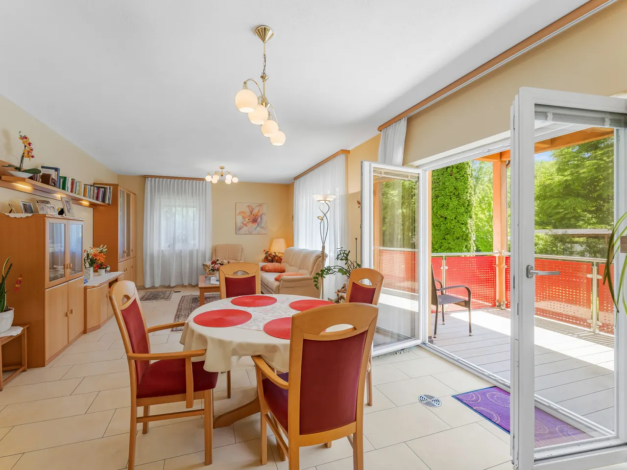 Wohnzimmer Zugang zur Loggia