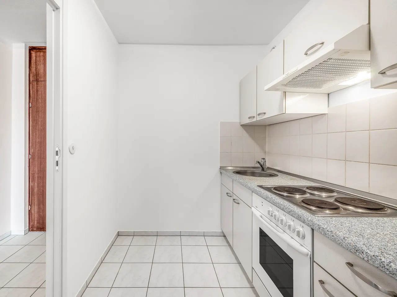 Küche und Fluransicht