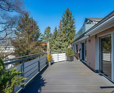 5-Zimmer-Penthouse-Maisonette direkt am Tegeler Forst mit zwei Dachterrassen & Stellplätzen