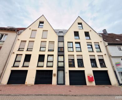 Gut geschnittene Wohnung im Zentrum mit Fahrstuhl, Balkon und Tiefgaragenstellplatz.