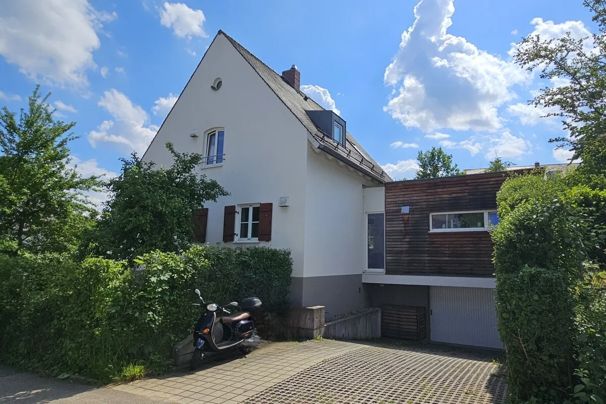 Zwischen historischer Altstadt und Universität – Einfamilienhaus von stiller, aber höchster Qualität