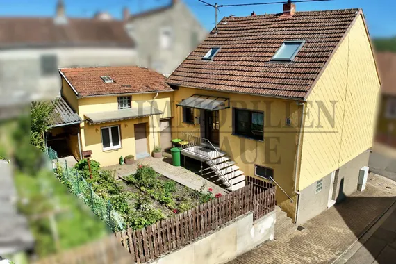 GEPFLEGTES, FREISTEHENDES 1 FAMILIENHAUS MIT GARTEN UND 2 GARAGEN IN SULZBACH - SOFORT FREI