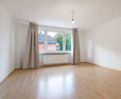 Schöne ca. 56m²  große 2-Zimmer-Wohnung mit Balkon in gepflegtem Mehrfamilienhaus
