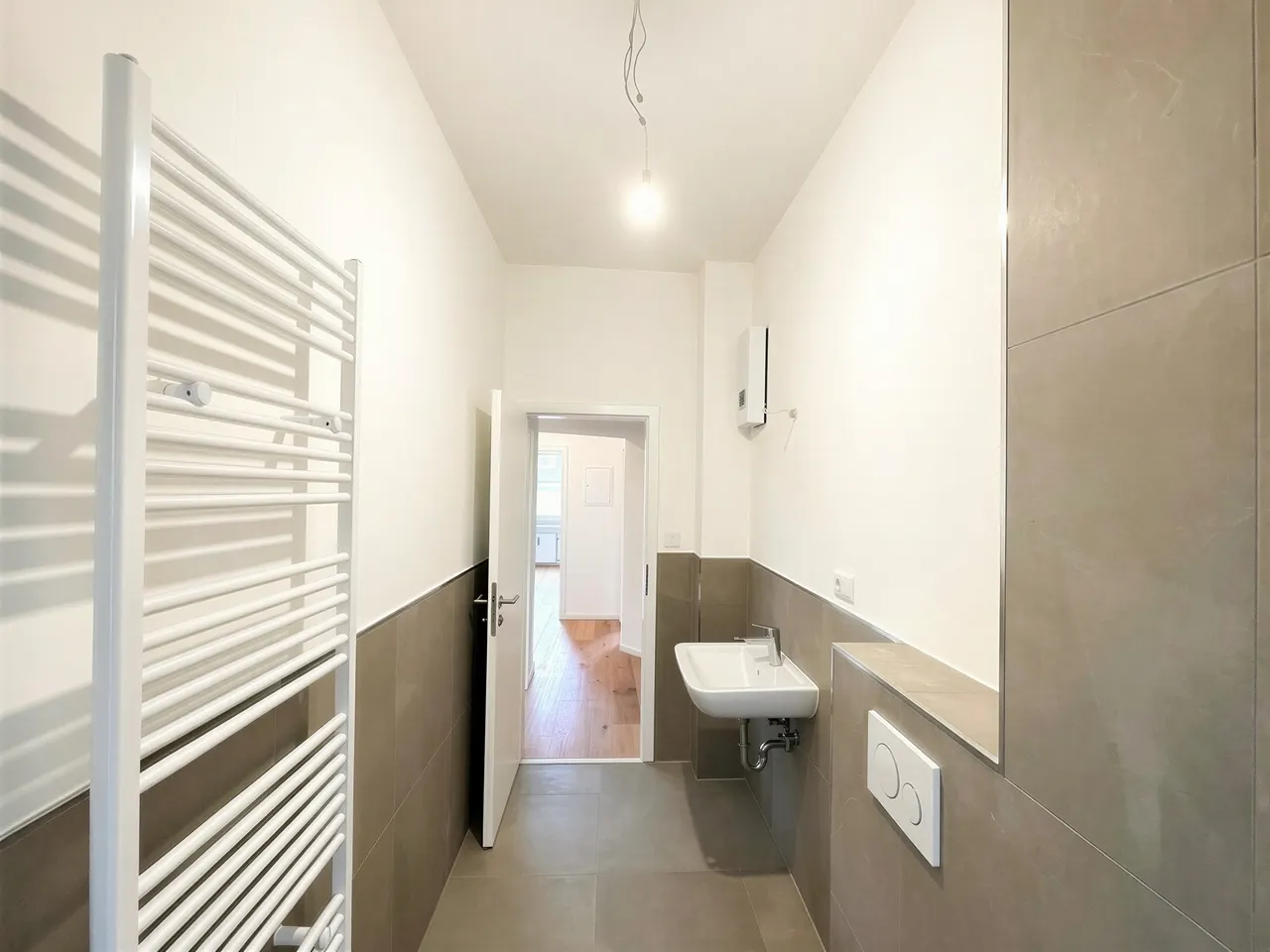 Badezimmer ( Vergleichsobjekt nach Sanierung ) 