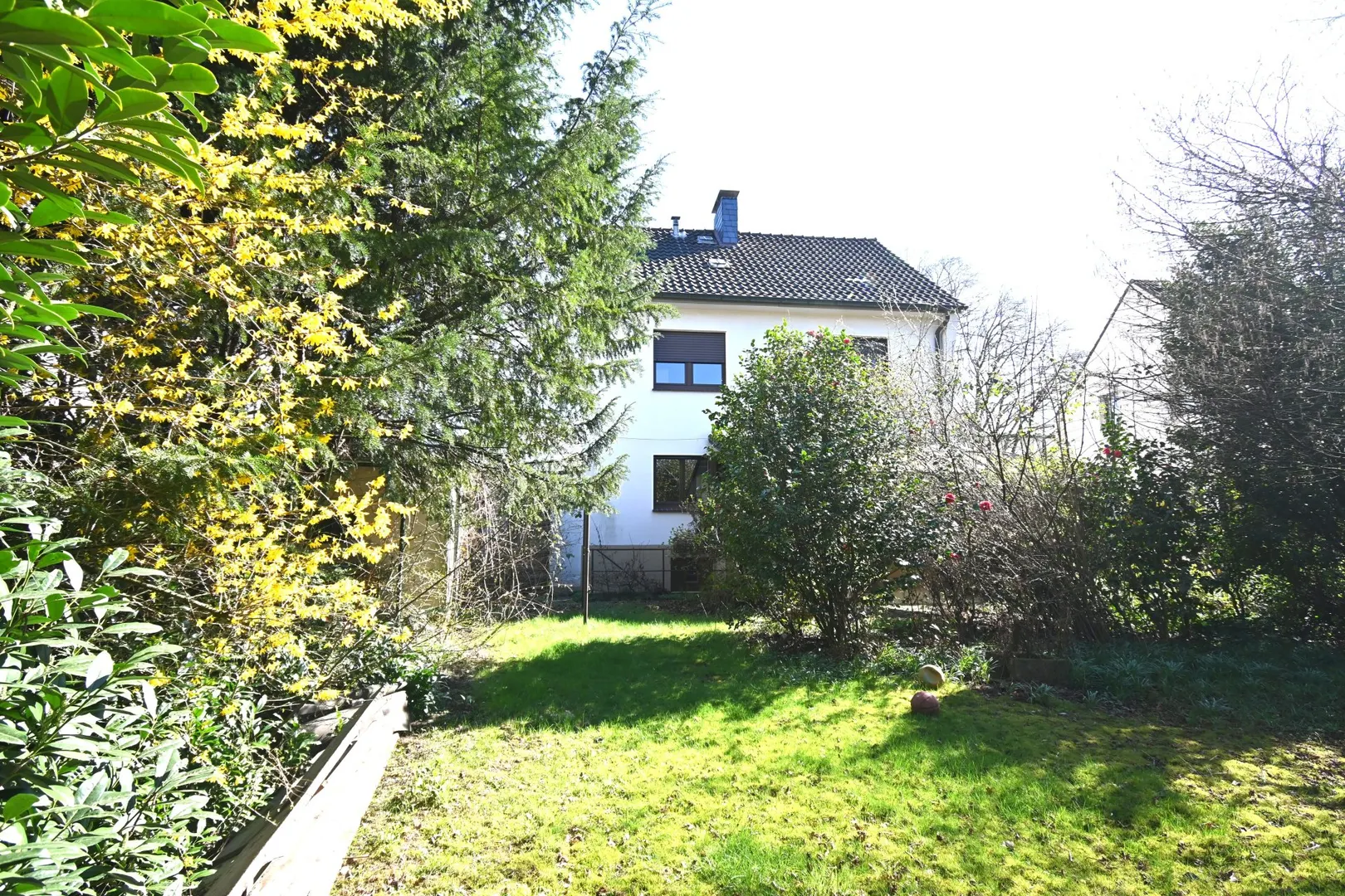 **** Klassisches Zwei-/Einfamilienhaus in ruhiger Lage von Solingen-Ohligs... ****