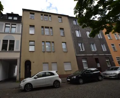 Duisburg Neudorf – Gepflegtes 4-Fam.Haus. Gute Rendite!