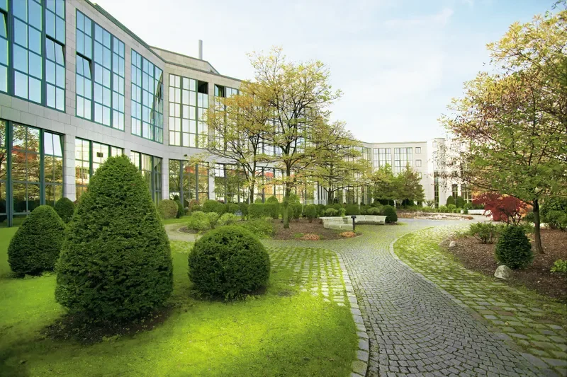Außenanlagen (©Deka Immobilien)