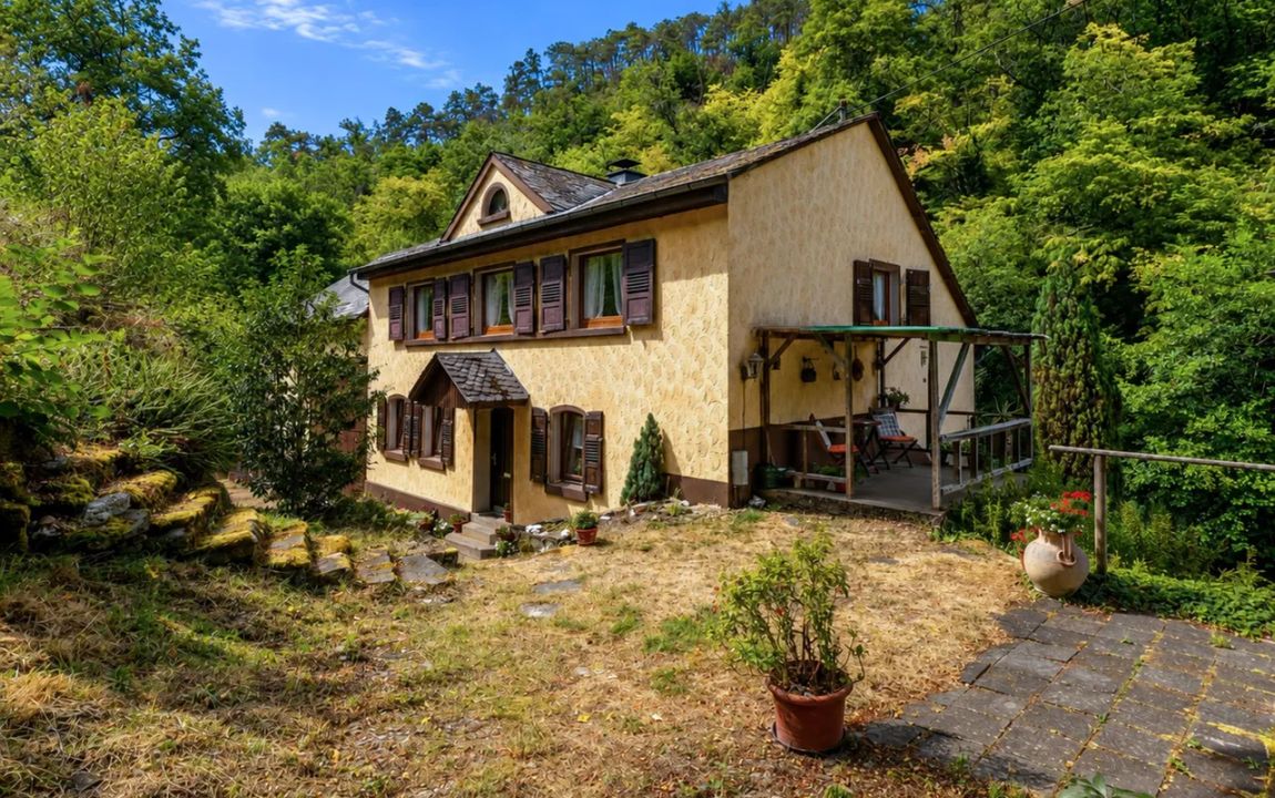 Charmante Mühle mit Terrasse und Scheune in ruhiger Lage von Bornich