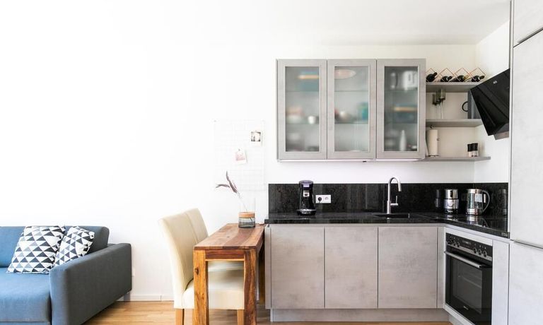 Wohnzimmer mit offener K&uuml;che