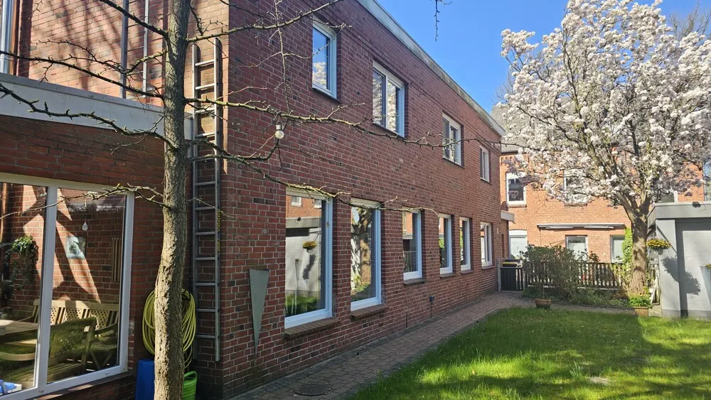 seitliche Ansicht von links hinten, Richtung Vorderhaus