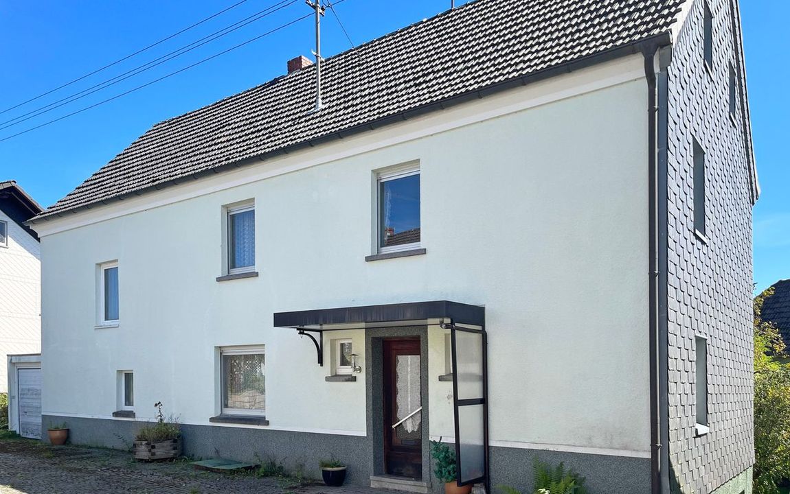 **RESERVIERT** Freistehendes Einfamilienhaus für den handwerklichen Hausherren – nahe Hamm (Sieg)!