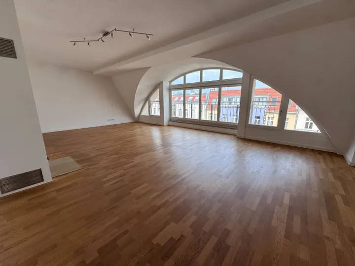 Helle 4-Zimmer Wohnung in Prenzlauer Berg!