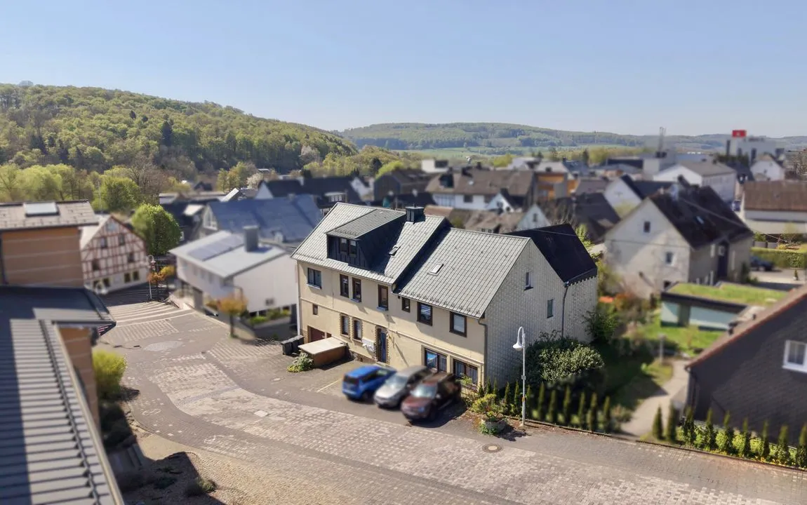 Gepflegtes Mehrfamilienhaus mit 8 Einheiten – Im Zentrum von Bad Marienberg!