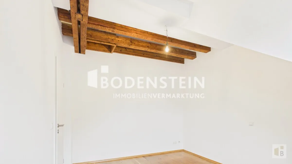 Zimmer II mit Holzbalken