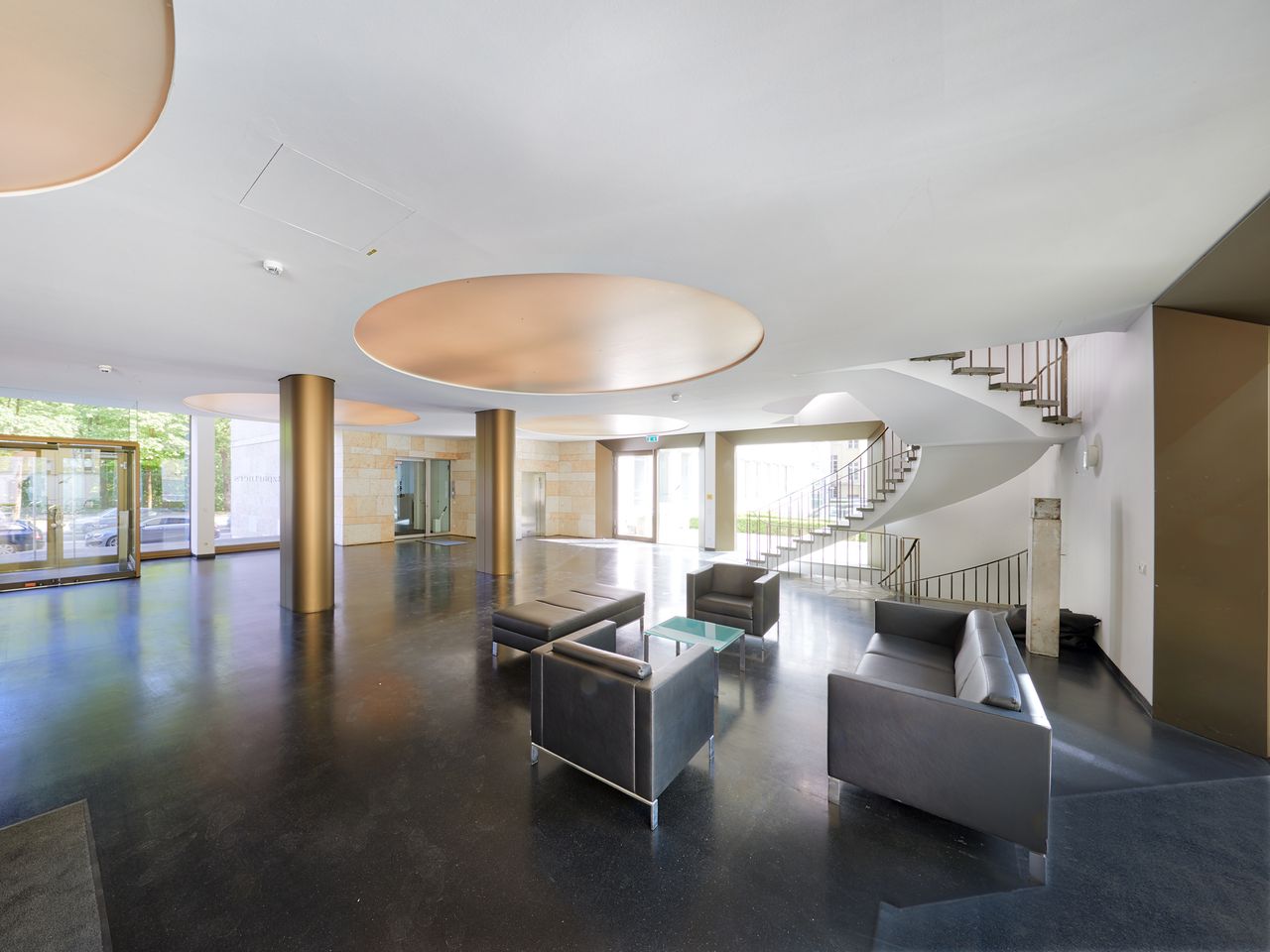 Foyer (©Deka Immobilien)