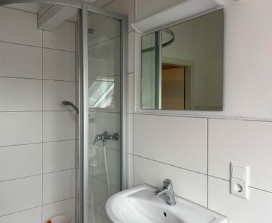 Außergewöhnlich Wohnen unterm Dach: Mietwohnung mit vier Zimmern in zentraler Lage von Gevelsberg - Foto 1