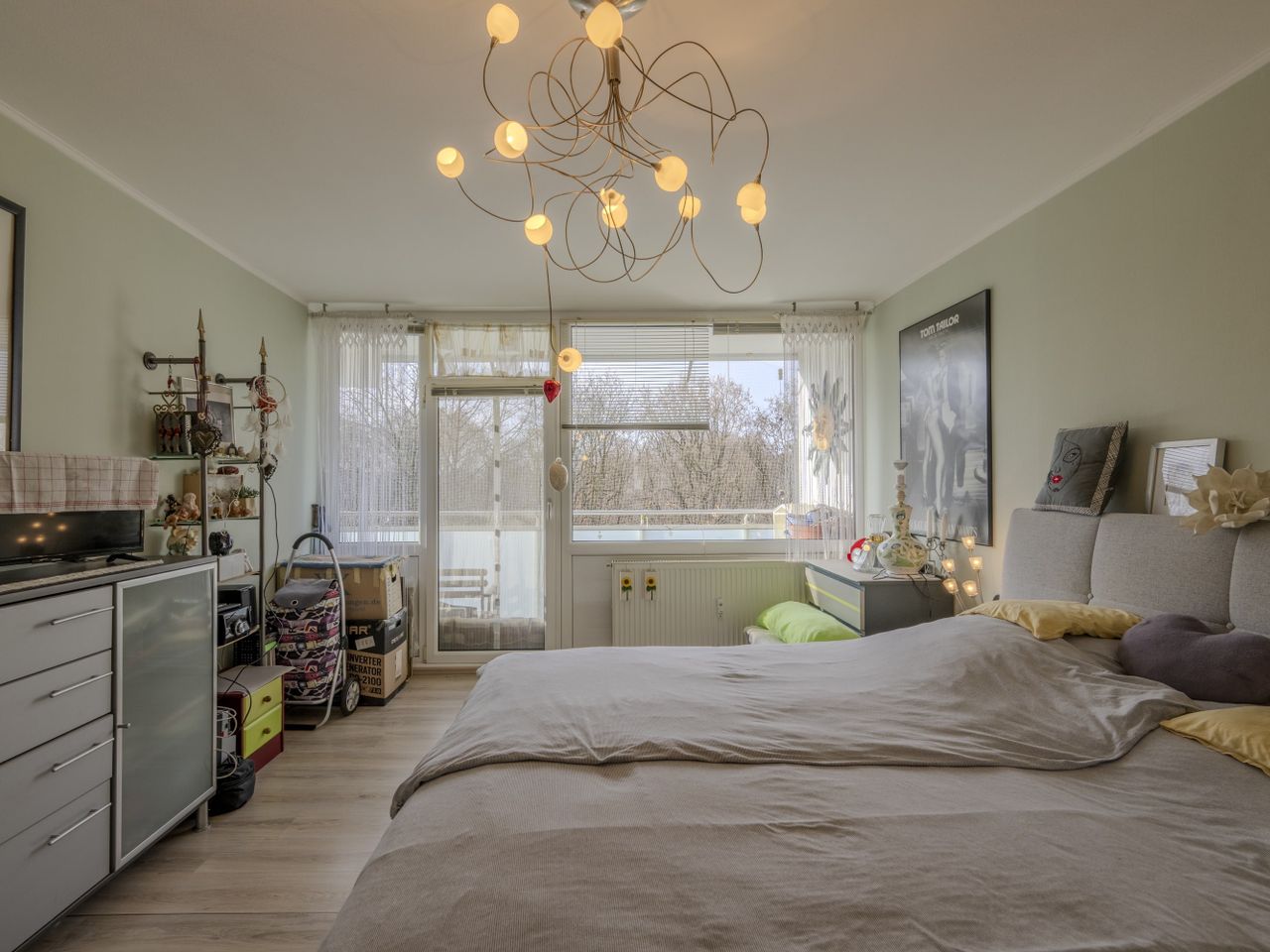 Schlafzimmer mit Loggia-Zugang