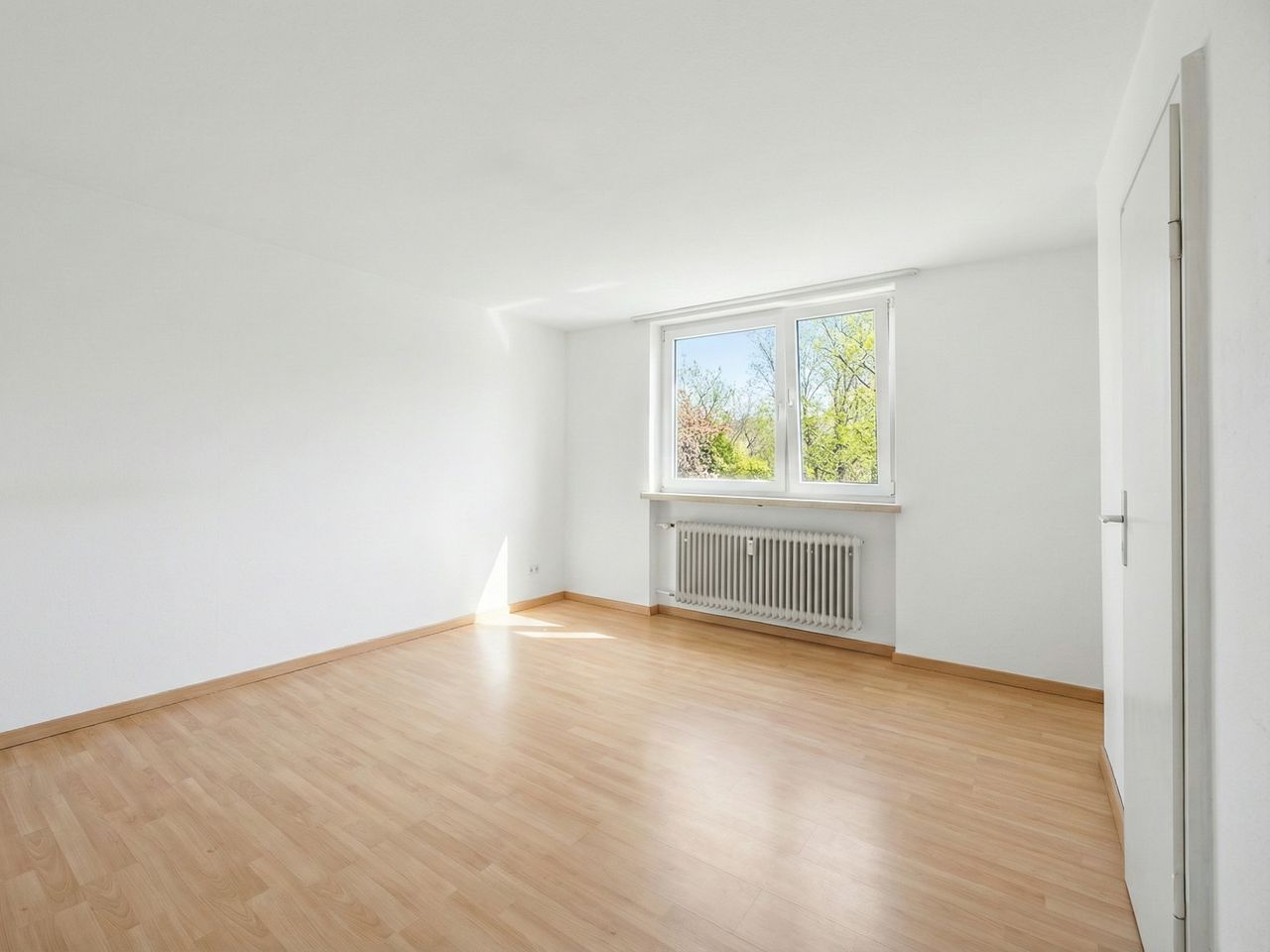 Wohn- und Schlafzimmer