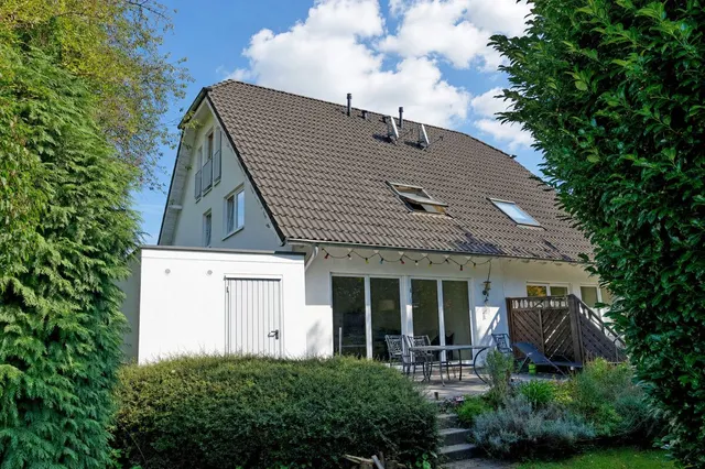 Rückansicht mit Terrasse