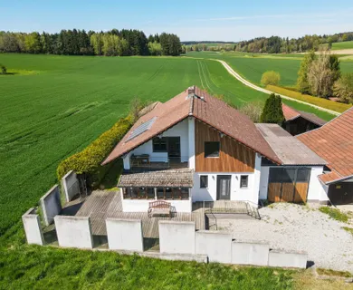 Wohnen im Grünen: Hochwertig renoviertes Einfamilienhaus in traumhafter Dorflage nahe Vilsbiburg