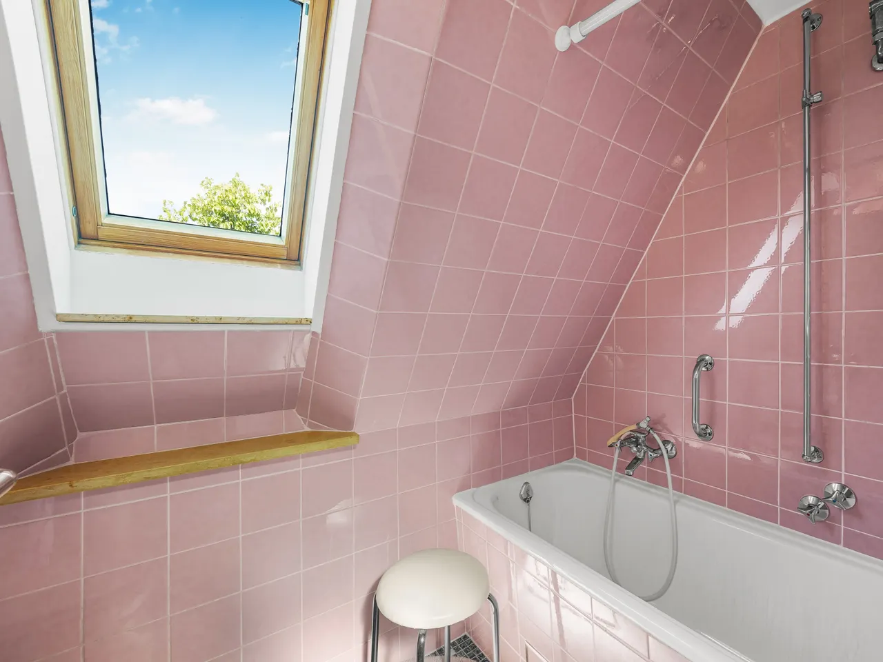 Badezimmer im DG (Reiheneckhaus)