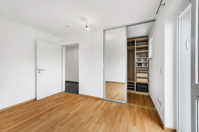 Schlafzimmer mit Ankleide