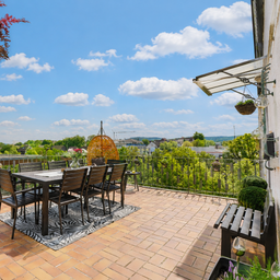 Ca. 100m² modernisierte Doppelhaushälfte mit 3 Zimmern, Terrasse, Garage und kleinem Garten