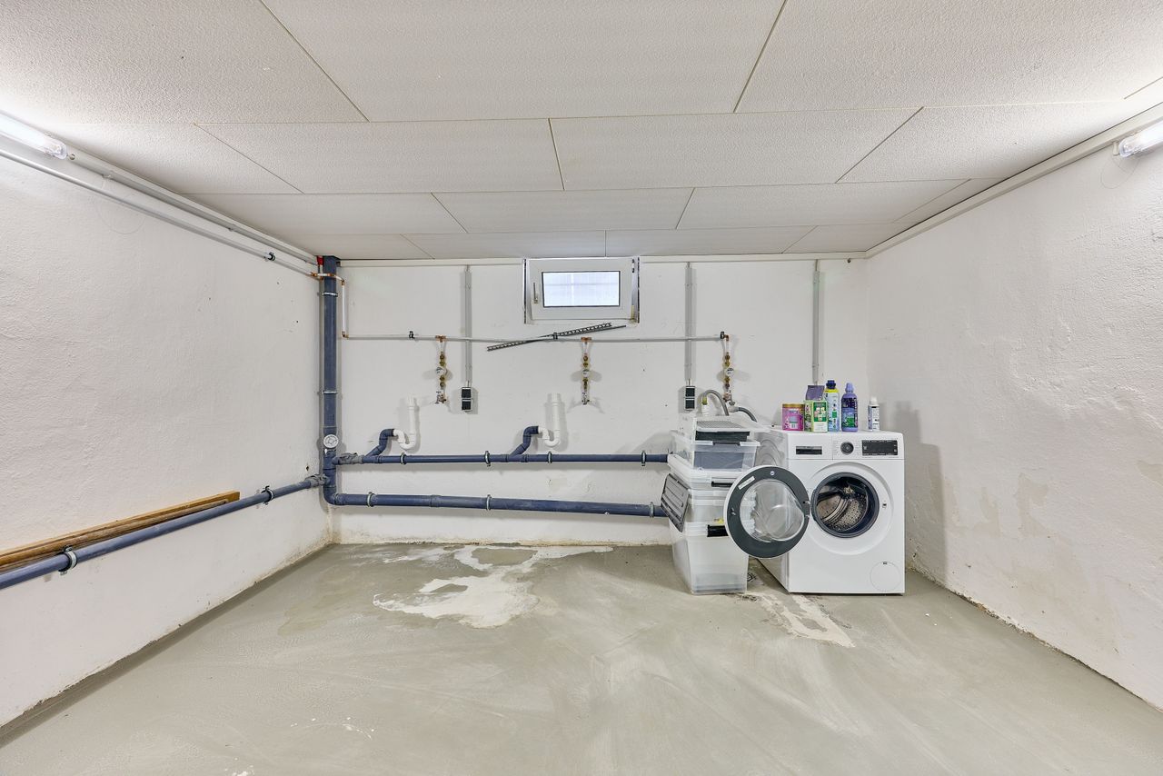 Erstbezug nach Dachausbau – 3 ZKD/Balkon Wohnung mit Einbauküche - Photo 5
