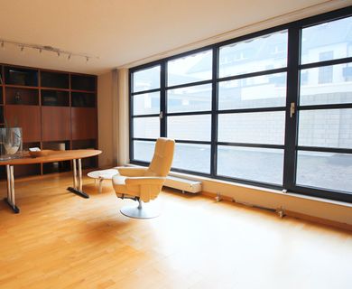 KREFELDER STADTMITTE: BÜRO, Praxis im erdgeschoss zu kaufen m. Innenhof u. Garage