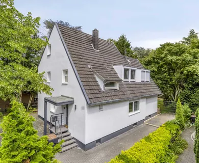 Freistehendes Familiendomizil mit Stil in Düsseldorf-Angermund
