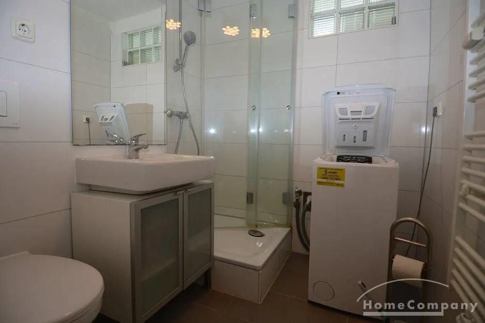 Ein-Zimmer-Wohnung in Moabit. Vollständig möbliert. - Photo 5