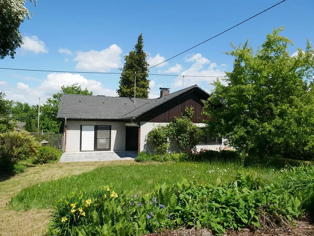 aussenansicht süden mit garten