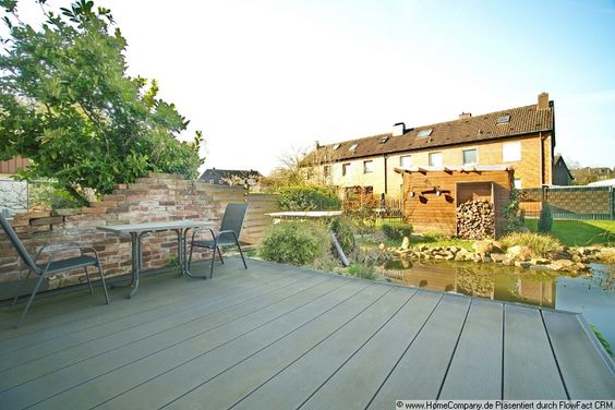 Homely, cosy living near the university, with good transport links and flat-rate internet