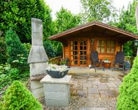 Grillplatz und Gartenhaus