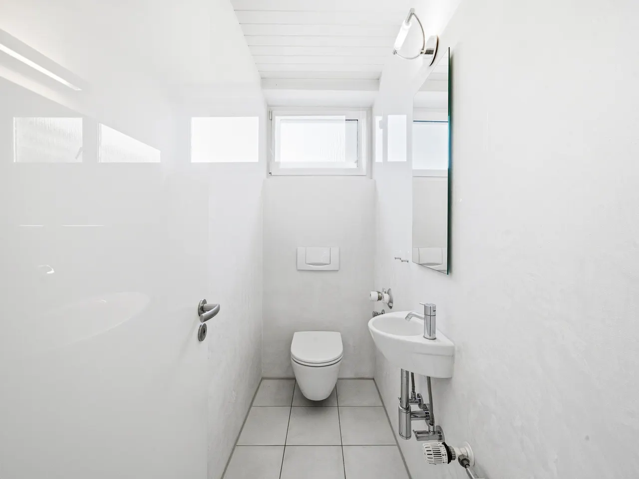 separates WC