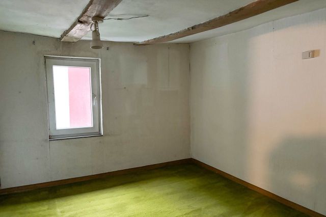 Kind OG Altbau