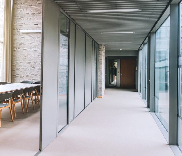 ZINSERHÖHUNGEN UND ENERGETISCHE BELASTUNGEN – AUSWIRKUNGEN AUF DEN IMMOBILIENMARKT