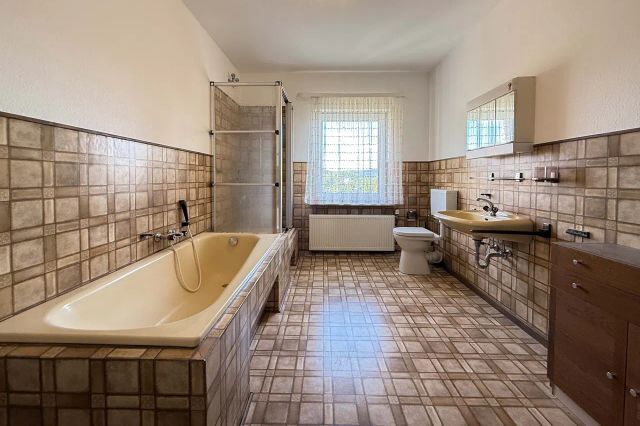 Badezimmer (OG)